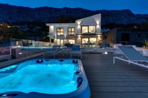 NEW! Seaview Villa Nautique, a 3-bedroom villa with a 32 sqm heated private pool and a Whirlpool